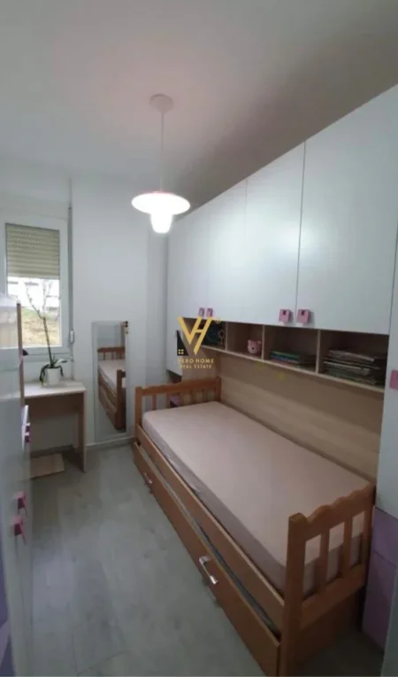 Tirane, jepet me qera apartament 2+1+Ballkon Kati 2, 65 m² 550 € (KOPSHTI ZOOLOGJIK)