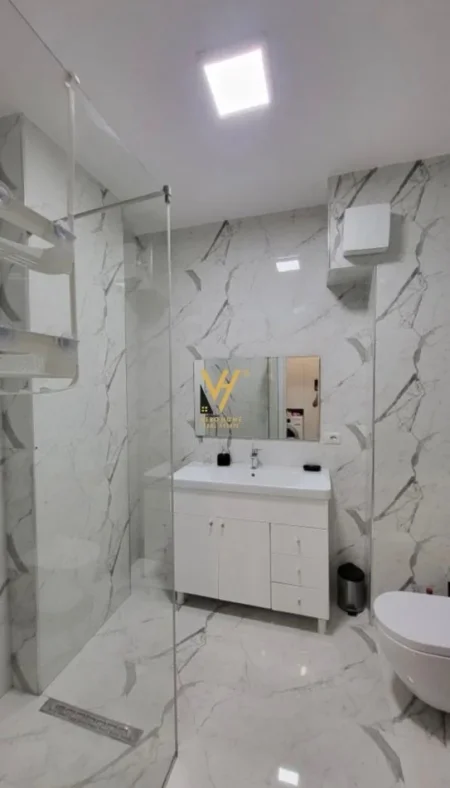 Tirane, jepet me qera apartament 2+1+Ballkon Kati 2, 65 m² 550 € (KOPSHTI ZOOLOGJIK)