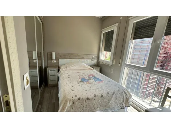 Tirane, jepet me qera apartament 2+1 Kati 6, 70 m² 550 € (Laprake)