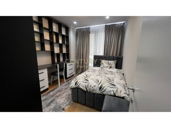 Tirane, jepet me qera apartament 2+1 Kati 1, 90 m² 800 € (21Dhjetori)