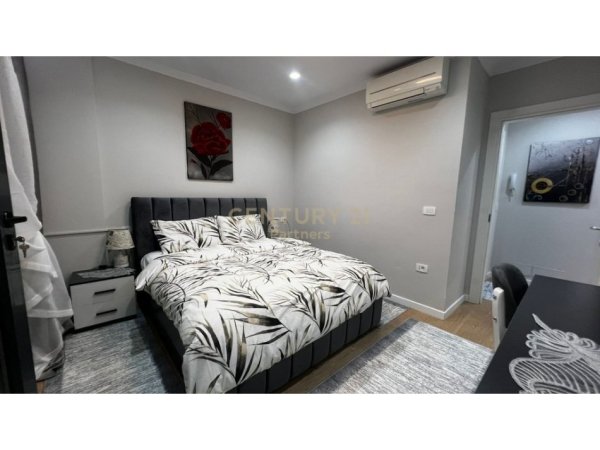 Tirane, jepet me qera apartament 2+1 Kati 1, 90 m² 800 € (21Dhjetori)