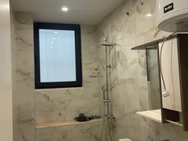 Tirane, jepet me qera zyre Kati 0, 50 m² 700 € (Stadiumi Dinamo)