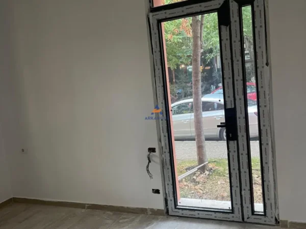 Tirane, jepet me qera zyre Kati 0, 50 m² 700 € (Stadiumi Dinamo)