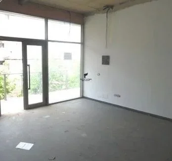 Tirane, shitet dyqan Kati 0, 120 m² 228.000 € (LIQENI THATE)