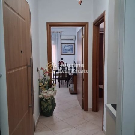 Tirane, jepet me qera apartament 1+1 Kati 4, 70 m² 800 € (Qender)
