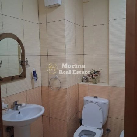 Tirane, jepet me qera apartament 1+1 Kati 4, 70 m² 800 € (Qender)