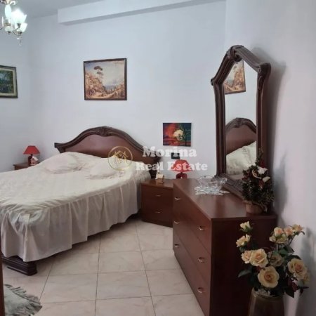 Tirane, jepet me qera apartament 1+1 Kati 4, 70 m² 800 € (Qender)