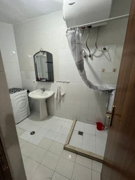 Tirane, jepet me qera apartament 2+1 Kati 4, 80 m² 550 € (QENDER)