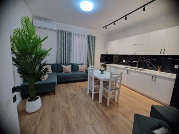 Tirane, jepet me qera apartament 2+1 Kati 2, 75 m² 800 € (VASIL SHANTO)