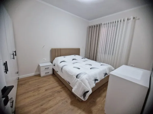 Tirane, jepet me qera apartament 2+1 Kati 2, 75 m² 800 € (VASIL SHANTO)