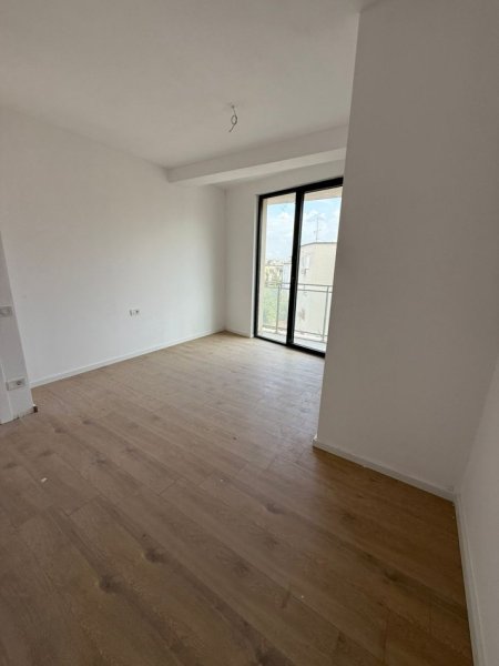 Tirane, jepet me qera zyre Kati 2, 152 m² 1.500 € (Mine Peza)