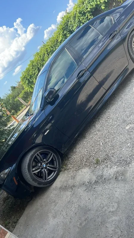 Tirane, shitet makine Bmw Benzin, automatik Klima 229.000 km 9.000 €