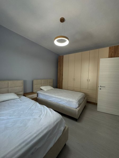 Tirane, jepet me qera apartament 2+1+Ballkon Kati 9, 95 m² 750 € (Ish Fusha e Aviacionit)