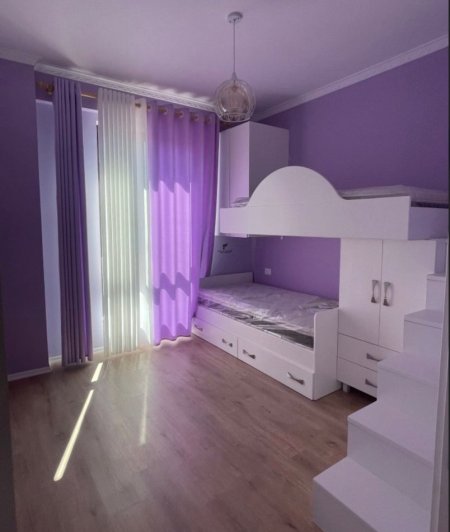 Tirane, jepet me qera apartament 2+1 Kati 4, 80 m² 1.200 € (MYSLYM SHYRI)