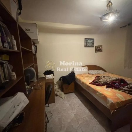Tirane, jepet me qera apartament 1+1+Ballkon Kati 3, 65 m² 450 € (Farmacia 10)