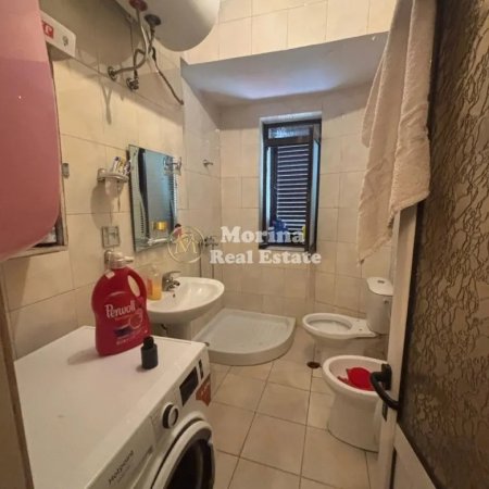 Tirane, jepet me qera apartament 1+1+Ballkon Kati 3, 65 m² 450 € (Farmacia 10)