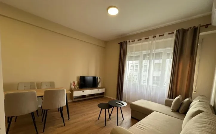 Tirane, jepet me qera apartament 1+1 Kati 2, 66 m² 600 € (21 DHJETORI)