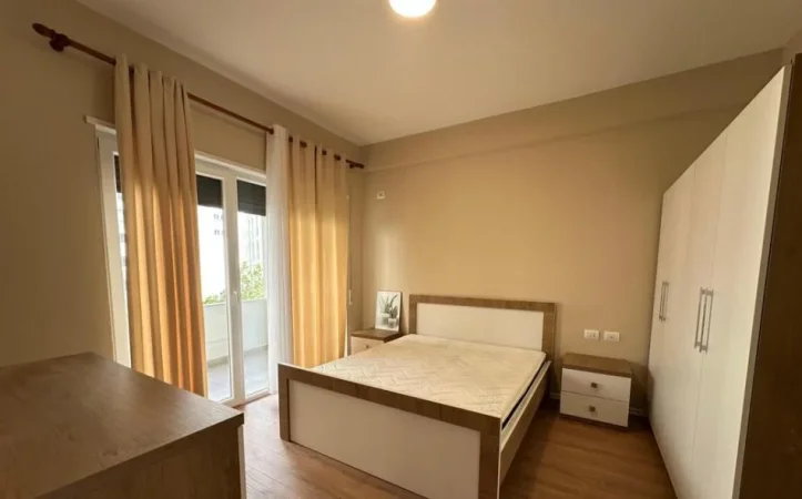 Tirane, jepet me qera apartament 1+1 Kati 2, 66 m² 600 € (21 DHJETORI)