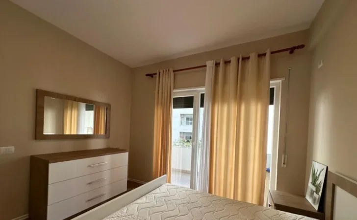 Tirane, jepet me qera apartament 1+1 Kati 2, 66 m² 600 € (21 DHJETORI)