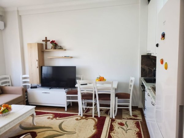 Tirane, shitet apartament 1+1 Kati 8, 65 m² 95.000 € (YZBERISHT)