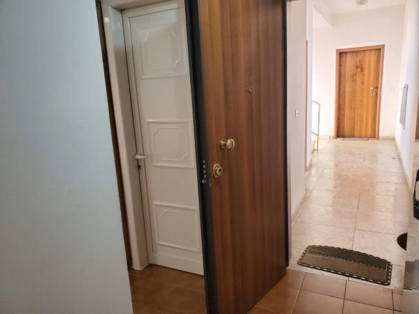 Tirane, shitet apartament 1+1 Kati 8, 65 m² 95.000 € (YZBERISHT)