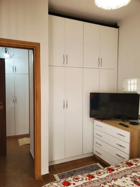 Tirane, shitet apartament 1+1 Kati 8, 65 m² 95.000 € (YZBERISHT)
