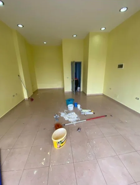 Tirane, shitet dyqan Kati 0, 52 m² 99.000 € (ISH RESTORANT DURRESI)