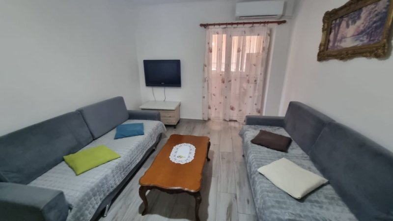 Tirane, jepet me qera apartament 1+1 Kati 5, 560 € 