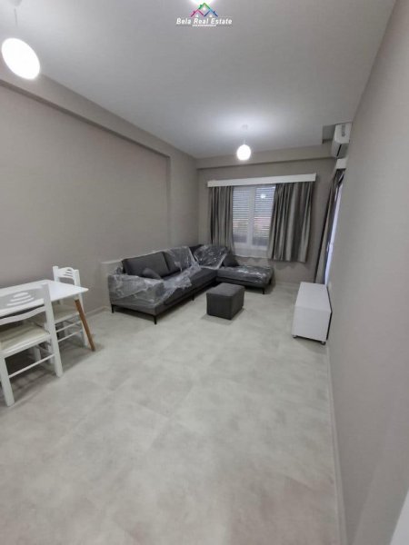 Tirane, jepet me qera apartament 1+1+Ballkon Kati 6, 60 m² 600 € (Bedri Karapici)