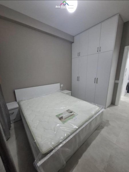 Tirane, jepet me qera apartament 1+1+Ballkon Kati 6, 60 m² 600 € (Bedri Karapici)