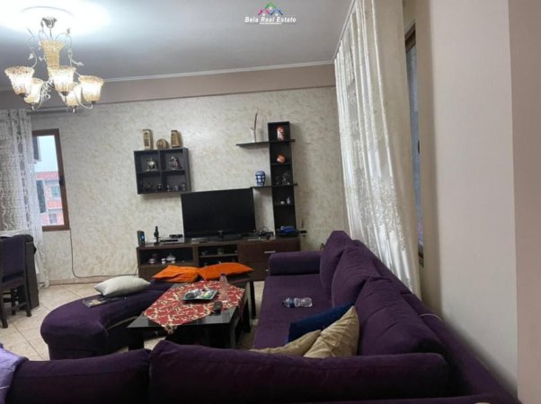 Tirane, jepet me qera apartament 2+1 Kati 2, 158 m² 550 € (prane restorant Vellezrit Gjana)