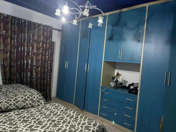 Tirane, jepet me qera apartament 2+1 Kati 2, 158 m² 550 € (prane restorant Vellezrit Gjana)