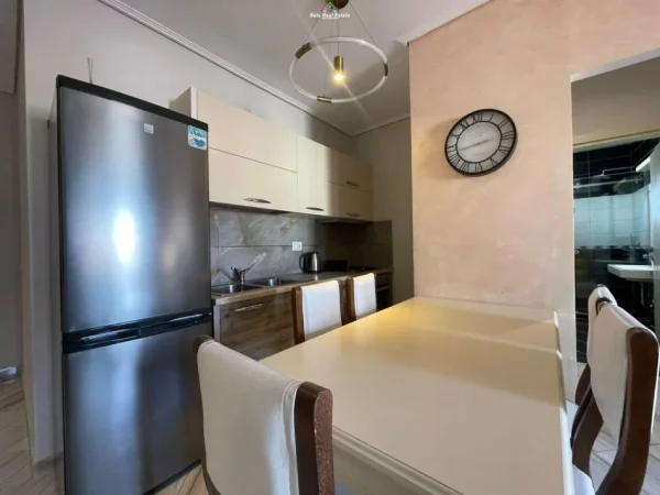 Tirane, jepet me qera apartament 2+1 Kati 9, 98 m² 750 € (myslym shyri)