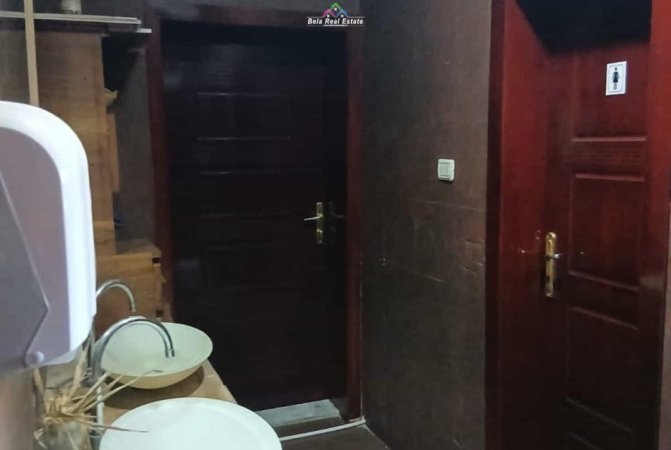 Tirane, jepet me qera zyre Kati 2, 160 m² 2.000 € (prane QSUT)