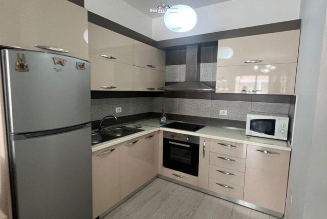 Tirane, jepet me qera apartament 1+1 Kati 9, 70 m² 600 € (tek Kompleksi Vizion Plus)