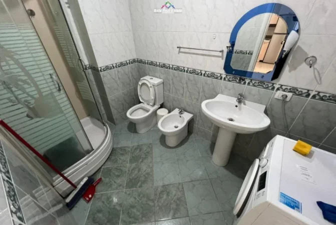 Tirane, jepet me qera apartament 1+1 Kati 9, 70 m² 600 € (tek Kompleksi Vizion Plus)