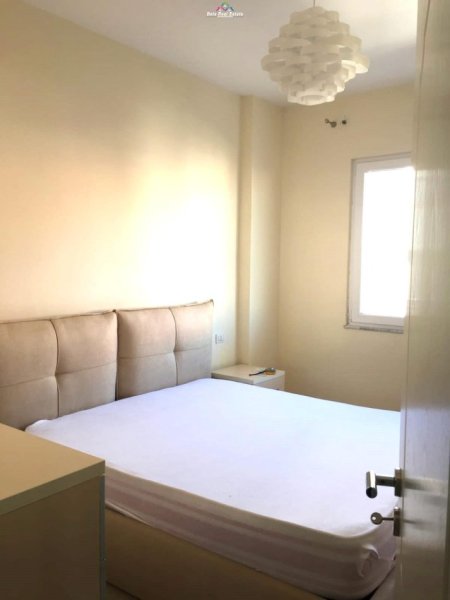 Tirane, jepet me qera apartament 1+1 Kati 4, 67 m² 380 € (shefqet kuka)