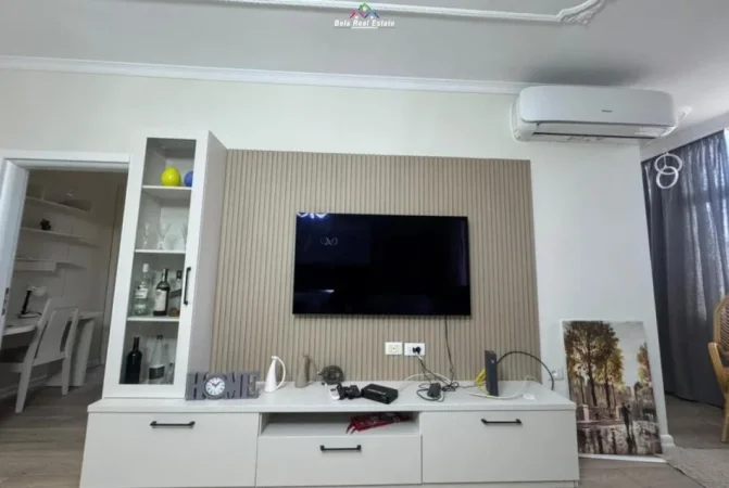 Tirane, jepet me qera apartament 3+1+Ballkon Kati 3, 100 m² 1.200 € (Prane ish Ekspozites)