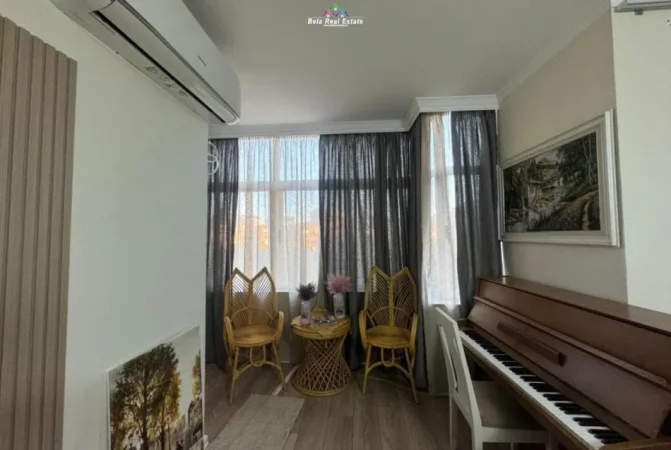 Tirane, jepet me qera apartament 3+1+Ballkon Kati 3, 100 m² 1.200 € (Prane ish Ekspozites)