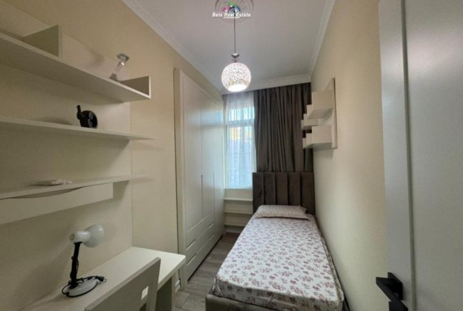 Tirane, jepet me qera apartament 3+1+Ballkon Kati 3, 100 m² 1.050 € (Prane ish Ekspozites)