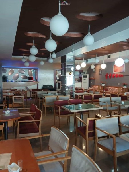 Tirane, jepet me qera zyre Kati 2, 160 m² 200.000 leke te reja (rruga e dibres)