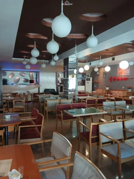 Tirane, jepet me qera zyre Kati 2, 160 m² 200.000 leke te reja (rruga e dibres)