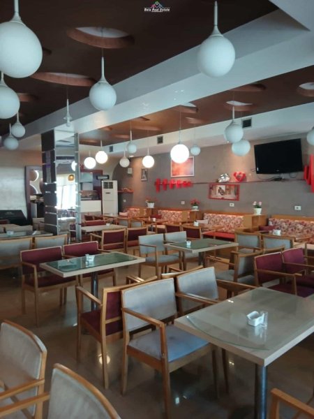 Tirane, jepet me qera zyre Kati 2, 160 m² 200.000 leke te reja (rruga e dibres)