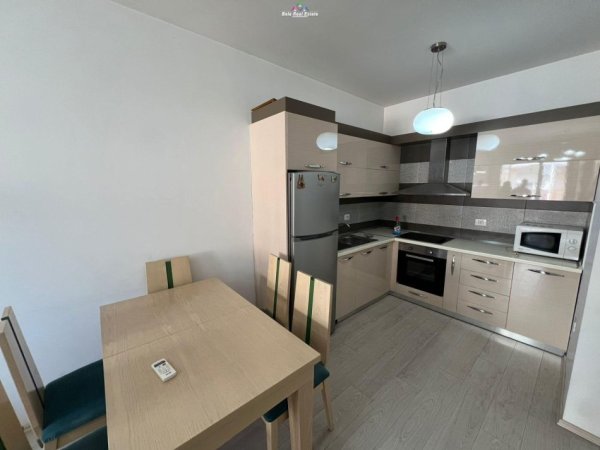 Tirane, jepet me qera apartament 1+1+Ballkon Kati 9, 70 m² (don bosko)