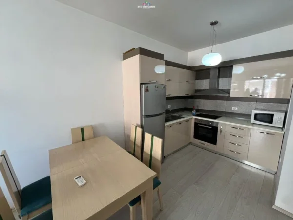 Tirane, jepet me qera apartament 1+1+Ballkon Kati 9, 70 m² (don bosko)