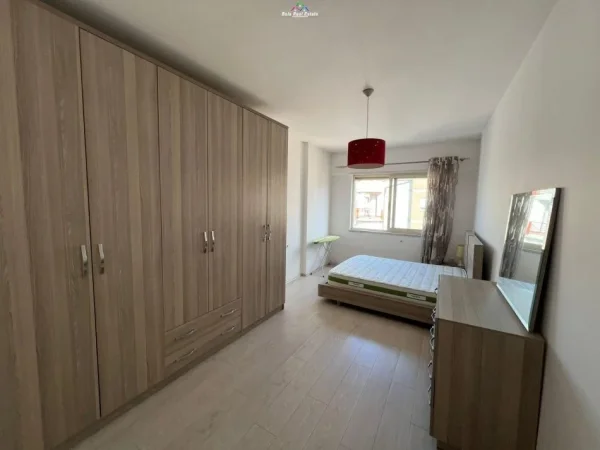 Tirane, jepet me qera apartament 1+1+Ballkon Kati 9, 70 m² (don bosko)