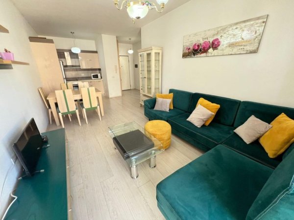 Tirane, jepet me qera apartament 1+1+Ballkon Kati 9, 70 m² (don bosko)