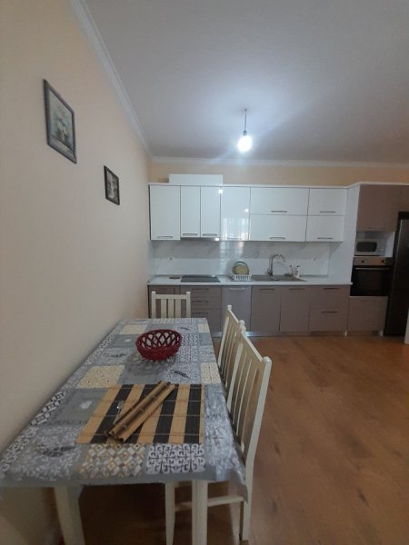 Tirane, jepet me qera apartament 2+1+Ballkon Kati 6, 95 m² 600 € (Pranë UET-së, Porcelan, Tiranë)