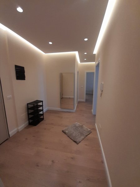 Tirane, jepet me qera apartament 2+1+Ballkon Kati 6, 95 m² 600 € (Pranë UET-së, Porcelan, Tiranë)