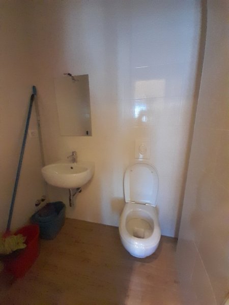 Tirane, jepet me qera apartament 2+1+Ballkon Kati 6, 95 m² 600 € (Pranë UET-së, Porcelan, Tiranë)